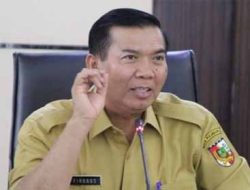 Walikota Firdaus Nonjobkan Keponakannya dari Jabatan Sekretaris Dispora Pekanbaru