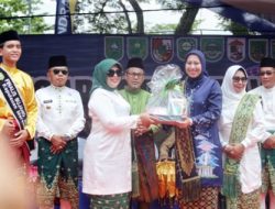 Plt Bupati Kepulauan Meranti dan Istri Hadiri Pelepasan Pawai Taaruf MTQ Riau